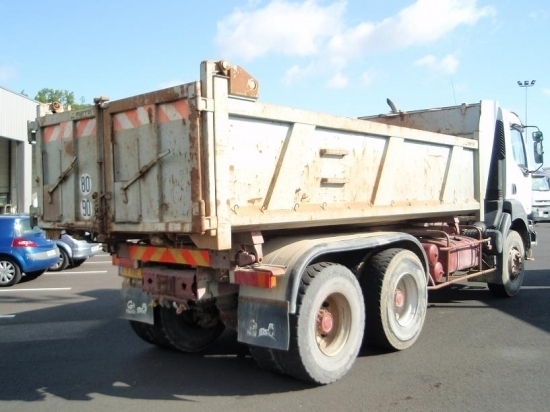 Camion benne > Porteur benne 6X2 > Renault > 00