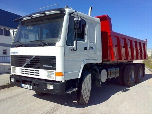Camion benne > Porteur benne 6X4 > Volvo > 360