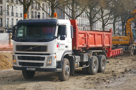 Camion benne > Porteur benne 6X4 > Volvo > FM 9