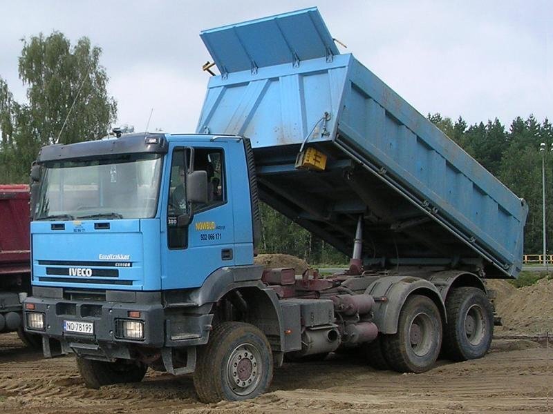 Camion benne > Porteur benne 6X6 > Iveco > Trakker