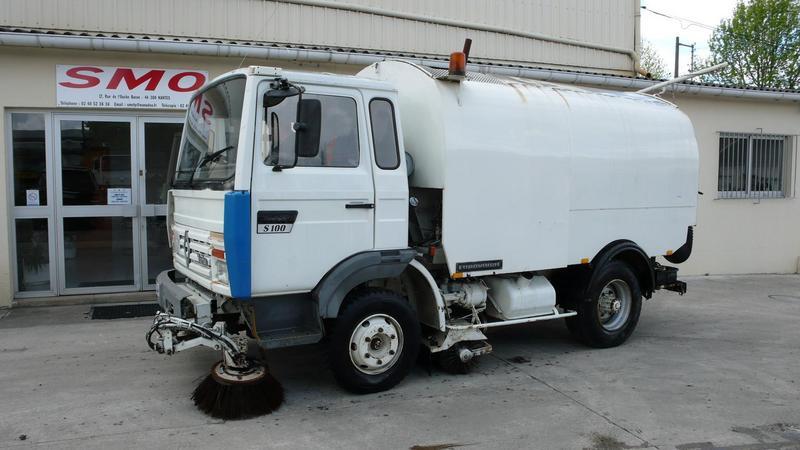 Camion porteur > Balayeuse > Eurovoirie > 6M3
