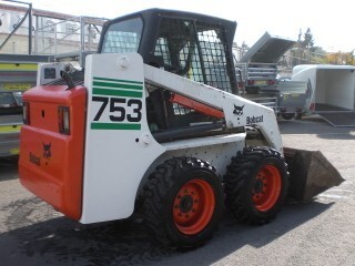 Chargeuse > Chargeuse compacte sur pneus > Bobcat > 753