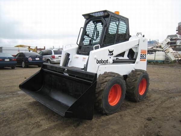 Chargeuse > Chargeuse compacte sur pneus > Bobcat > .