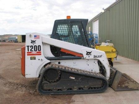 Chargeuse sur chenilles > Chargeuse compacte sur chenilles > Bobcat > T 200
