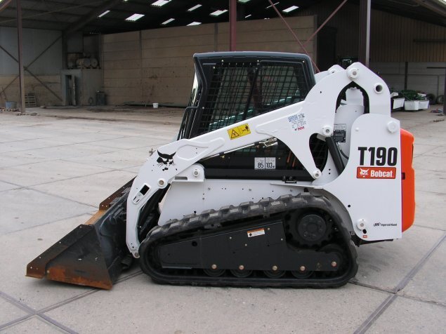 Chargeuse sur chenilles > Chargeuse compacte sur chenilles > Bobcat > T190