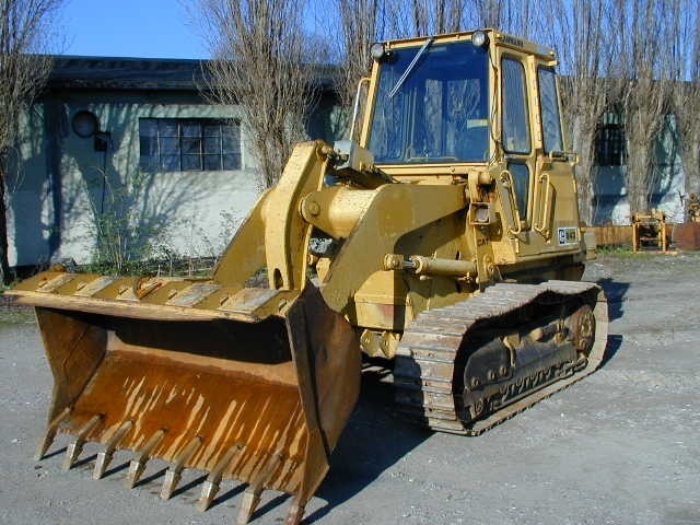 Chargeuse sur chenilles > Chargeuse sur chenille > Caterpillar > 943