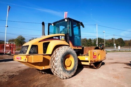 Compacteur > Compacteur sur pneus automoteur > Caterpillar > 12 T