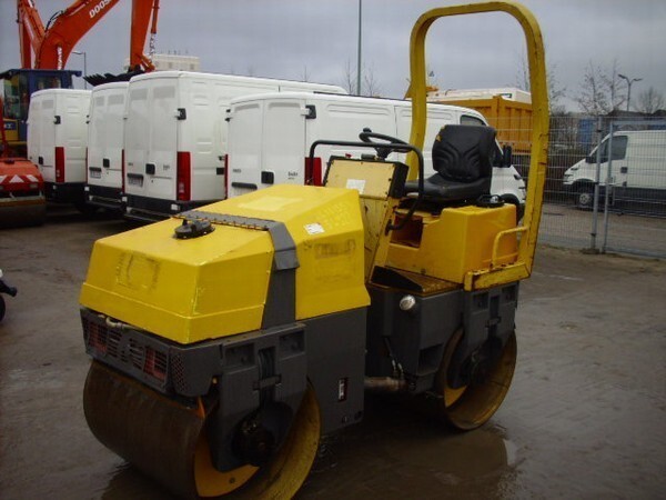 Compacteur > Compacteur vibrant &agrave; conducteur port&eacute; tandem automoteur > Ammann > AV 23