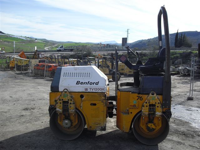 Compacteur > Compacteur vibrant &agrave; conducteur port&eacute; tandem automoteur > Benford > TV 1200 H