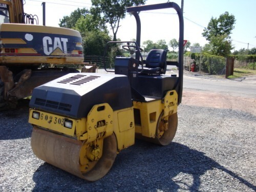 Compacteur > Compacteur vibrant &agrave; conducteur port&eacute; tandem automoteur > Bomag > AD 30 