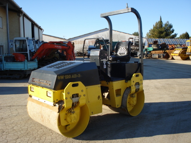 Compacteur > Compacteur vibrant &agrave; conducteur port&eacute; tandem automoteur > Bomag > BW 120