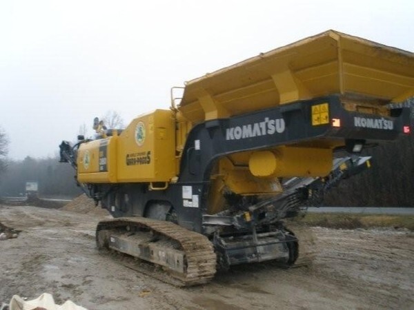 Mat&eacute;riel pour la mise en oeuvre du b&eacute;ton > Concasseur mobile > Komatsu > BR 380 