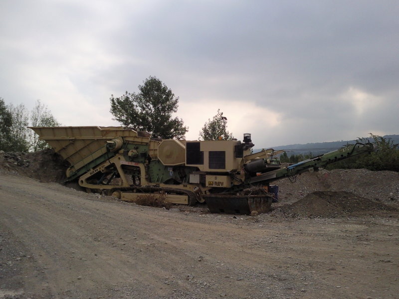 Mat&eacute;riel pour la mise en oeuvre du b&eacute;ton > Concasseur mobile > Rev > 25 T 