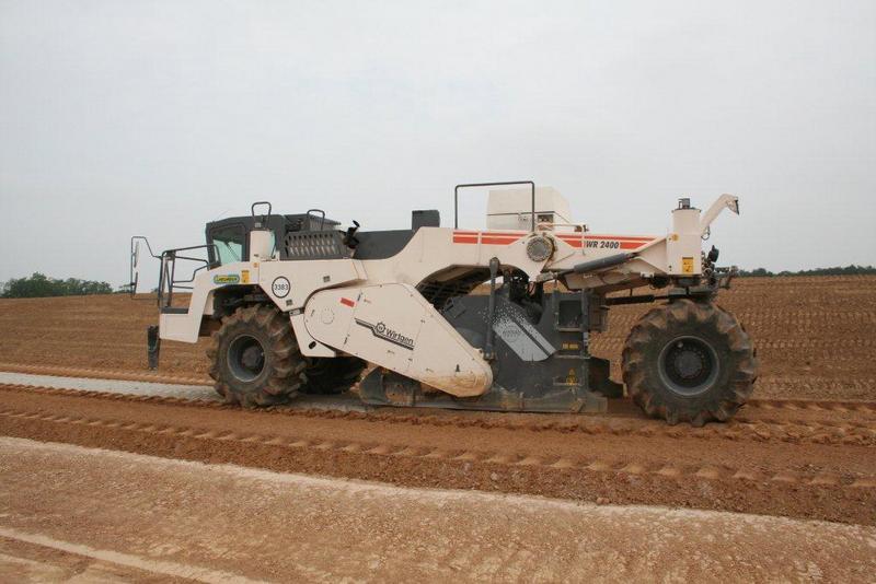 Mat&eacute;riel pour traitement de sol > Pulvimixeur > Wirtgen > WR 2400