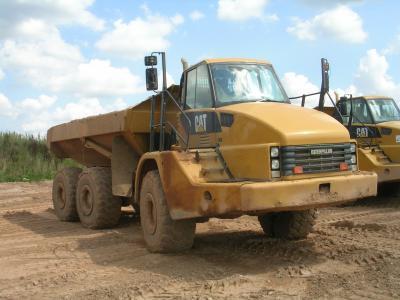 Tombereau articul&eacute; > Tombereau articul&eacute; 6x4 > Caterpillar > 725