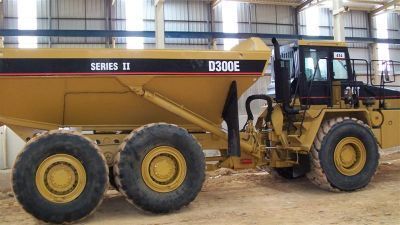 Tombereau articul&eacute; > Tombereau articul&eacute; 6x4 > Caterpillar > D 300 E