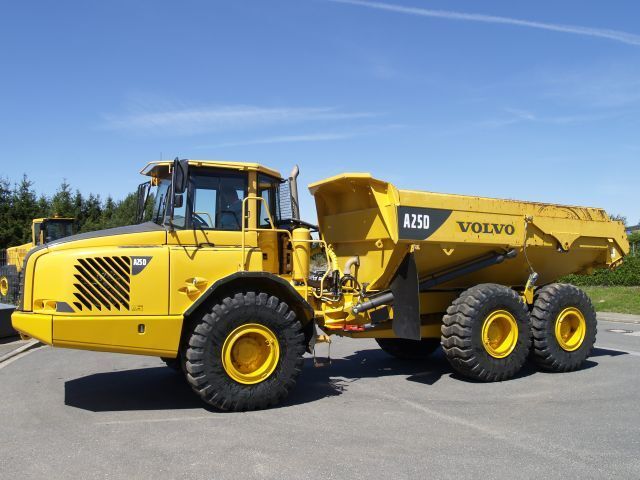 Tombereau articul&eacute; > Tombereau articul&eacute; 6x6 > Volvo > A 25 D