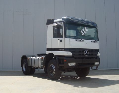 Tracteur routier > Semi-benne > Mercedes > 4X4