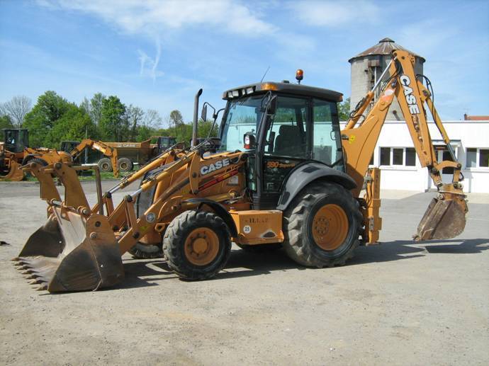 Tractopelle > Tractopelle 4x roues motrices > Case > 590