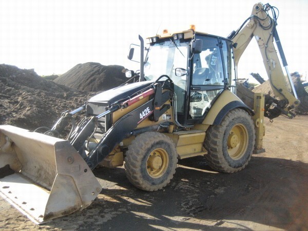 Tractopelle > Tractopelle 4x roues motrices > Caterpillar > 442 E