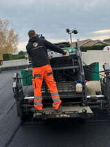 Finisseur sur chenilles à table télescopique Vogele 800-3