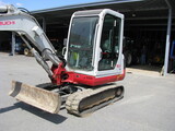 Mini-pelle hydraulique sur chenilles Takeuchi TB135